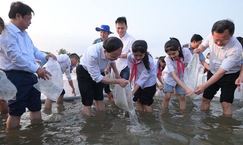 Quảng Ninh kh&#244;ng đ&#225;nh đổi t&#224;i nguy&#234;n m&#244;i trường lấy tăng trưởng, ph&#225;t triển kinh tế biển bằng mọi gi&#225;