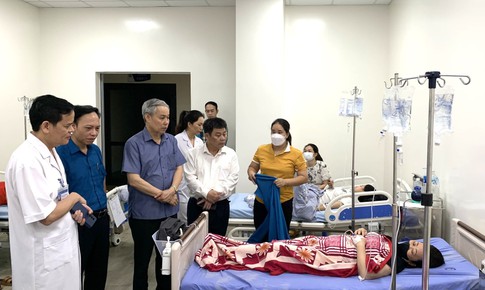 Vụ h&#224;ng trăm c&#244;ng nh&#226;n nghi ngộ độc tại Vĩnh Ph&#250;c: Sức khỏe ổn định, mong muốn xuất viện sớm