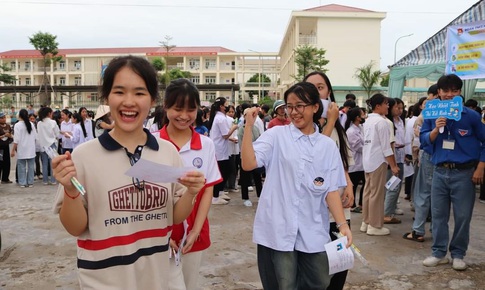 Kỳ thi lớp 10 tại Quảng Ninh: Đề thi Ngữ văn &quot;dễ thở&quot;, th&#237; sinh h&#224;i l&#242;ng