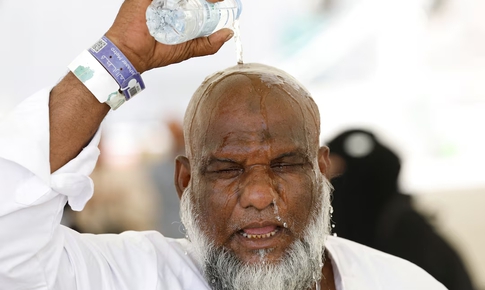 H&#224;ng trăm người thiệt mạng trong lễ Hajj do nhiệt độ cao kỷ lục