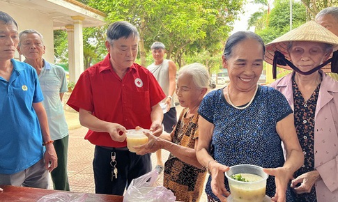 Gần 1,7 triệu người c&#243; ho&#224;n cảnh kh&#243; khăn được trợ gi&#250;p trong th&#225;ng nh&#226;n đạo