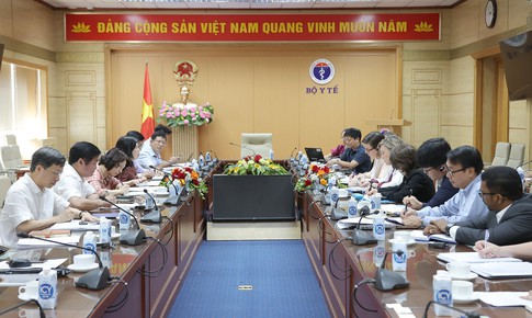 Bộ Y tế l&#224;m việc với WHO, UNICEF v&#224; Đại sứ qu&#225;n &#218;c về ph&#242;ng chống dịch sởi tại Việt Nam