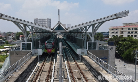 T&#224;u bon bon chạy thử, người d&#226;n vẫn m&#242;n mỏi chờ ng&#224;y chạy ch&#237;nh thức tuyến metro Nhổn - ga H&#224; Nội