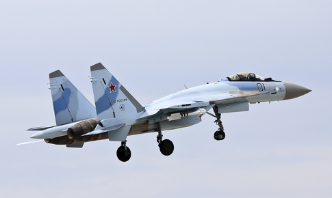 Tổ l&#225;i ti&#234;m k&#237;ch Su-35S Nga ho&#224;n th&#224;nh nghi&#234;n cứu điểm yếu F-16 Mỹ