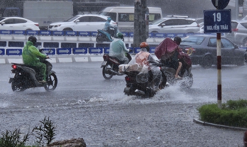 Những tuyến phố H&#224; Nội c&#243; nguy cơ cao ngập &#250;ng do mưa d&#244;ng chiều nay