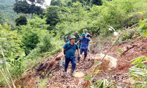 Một bản hơn 400 người ở bi&#234;n giới Nghệ An bị c&#244; lập ho&#224;n to&#224;n do mưa lũ