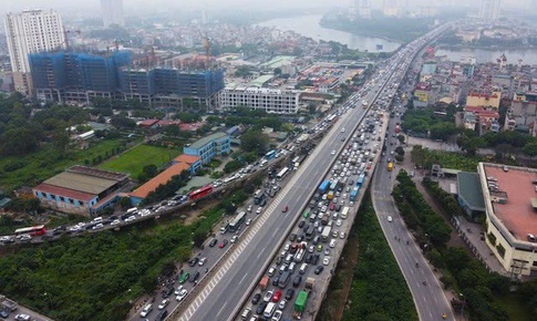 Cấm cao tốc Ph&#225;p V&#226;n - Cầu Giẽ do ngập, c&#225;c phương tiện lưu th&#244;ng thế n&#224;o?