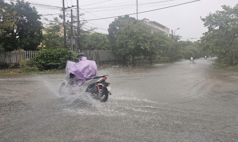 Thừa Thi&#234;n Huế th&#244;ng b&#225;o khẩn cho học sinh nghỉ học ứng ph&#243; với b&#227;o lụt