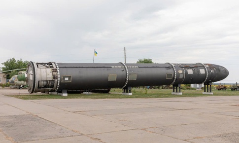 Nga gặp kh&#243; với ICBM mới, phải sử dụng t&#234;n lửa cũ