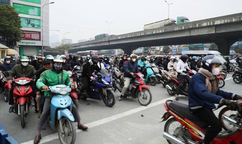 &#39;Nghẹt thở&#39; v&#236; &#249;n tắc giao th&#244;ng H&#224; Nội cận Tết