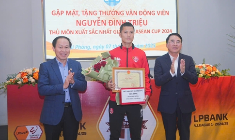 Trở về từ ASEAN Cup 2024, thủ m&#244;n Đ&#236;nh Triệu được Hải Ph&#242;ng thưởng 550 triệu đồng