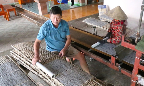 L&#224;ng b&#225;nh đa rộn r&#224;ng từ 3h s&#225;ng, &#39;chạy đua&#39; v&#224;o vụ Tết