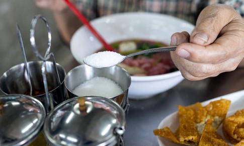 Nghe chuy&#234;n gia giải đ&#225;p về bột ngọt: Liệu c&#243; khiến &#39;qu&#234;n người y&#234;u cũ&#39;