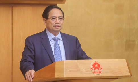 Thủ tướng đề nghị th&#225;o gỡ vướng mắc để chi trả chế độ cho người nghỉ việc trước 15/10