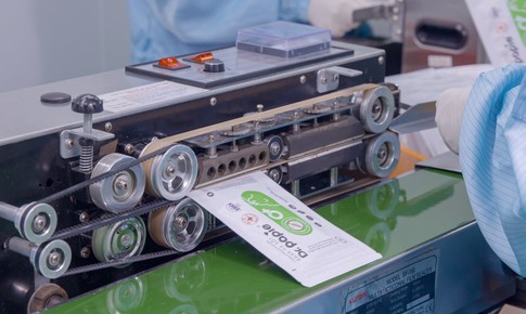 Dr.Papie c&#244;ng bố quy tr&#236;nh sản xuất khăn hạ sốt trẻ em chuẩn quốc tế