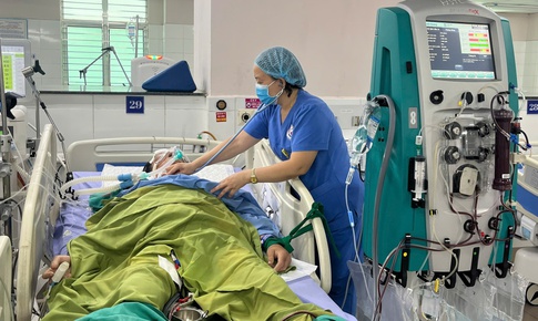 'Pháo đài trắng' giữa biển nước
