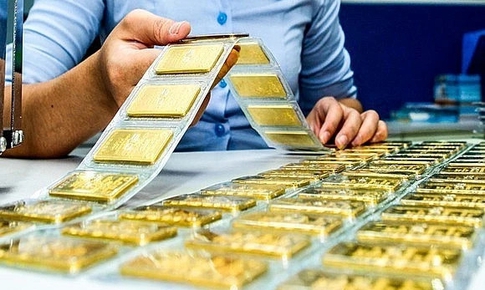 Giá vàng hôm nay ngày 17/10 liên tục tăng rất mạnh lên đỉnh mới