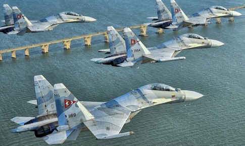 Su-30MK2 Venezuela có thể bắn hạ B-52H Mỹ trên vùng biển Caribe?
