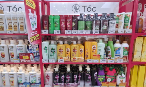 Nhiều si&#234;u thị giảm s&#226;u c&#225;c sản phẩm l&#224;m đẹp trước thềm 20/11