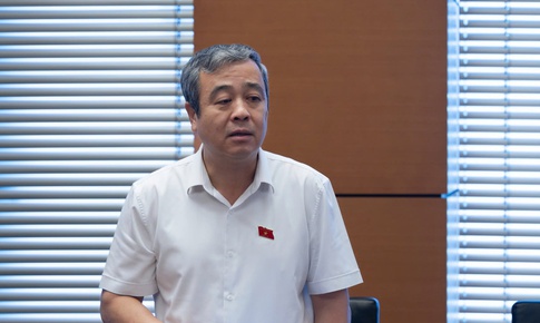 Lo ngại viên chức 'chân ngoài dài hơn chân trong', lợi dụng thương hiệu công để kinh doanh riêng