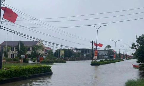 Huế: H&#224;ng ngh&#236;n học sinh nghỉ học tr&#225;nh lũ, t&#236;nh h&#236;nh c&#225;c hồ chứa hiện ra sao?