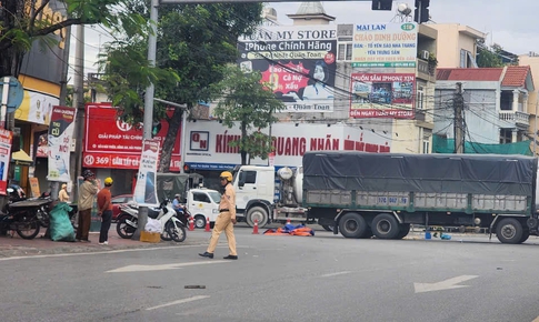 Va chạm ô tô tải, hai anh em ruột gặp nạn