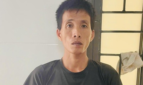 Khởi tố cha dượng bạo h&#224;nh con ri&#234;ng của vợ