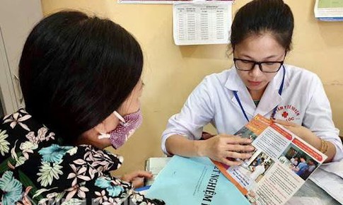 Tại sao việc uống thuốc trị HIV đ&#250;ng c&#225;ch lại quan trọng?