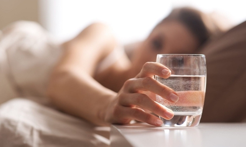 8 th&#243;i quen buổi s&#225;ng gi&#250;p thận khỏe mạnh