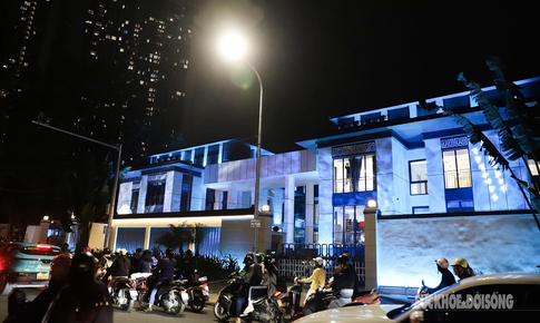 Nhà hoang giữa phố 'lột xác' ngoạn mục