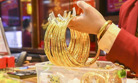 Giá vàng hôm nay ngày 28/10 tiếp đà giảm dữ dội