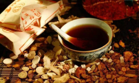 Bảo tồn tri thức y học dân tộc: Hoàn thiện cơ chế cấp phép và bảo hộ bài thuốc gia truyền