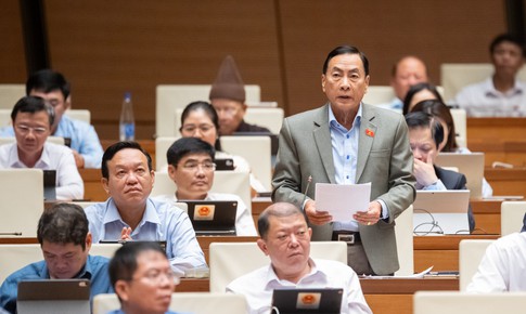 ĐBQH nói về nghịch lý giá vàng nhẫn và vàng miếng