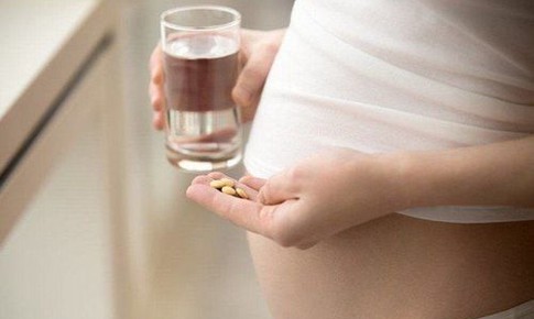 Uống axit folic sau khi biết c&#243; thai liệu c&#243; qu&#225; muộn?