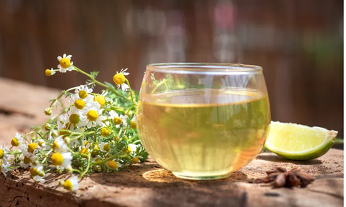 5 t&#225;c dụng phụ của việc uống qu&#225; nhiều tr&#224; hoa c&#250;c