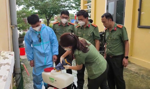 Lũ lịch sử g&#226;y ngập 47 cơ sở y tế ở Huế, chủ động ph&#242;ng dịch sau lũ