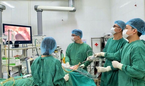 Bệnh viện Nội tiết Nghệ An tiên phong cải tiến phẫu thuật nội soi đường miệng trong điều trị ung thư tuyến giáp