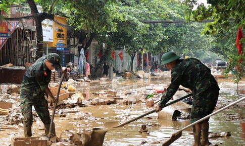 R&#224; so&#225;t c&#225;c khu vực nguy hiểm, di dời sơ t&#225;n người d&#226;n đến nơi an to&#224;n