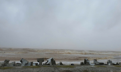 Bão Matmo đang giật cấp 15 có thể gây rủi ro đa thiên tai cho nước ta