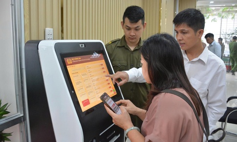 C&#244;ng an cấp x&#227; TPHCM đồng loạt ra mắt bộ phận một cửa phục vụ người d&#226;n