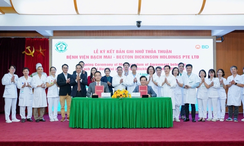 Hợp t&#225;c quốc tế để lập trung t&#226;m đ&#224;o tạo thực h&#224;nh, nghi&#234;n cứu trọng điểm về trị liệu mạch m&#225;u tại Việt Nam