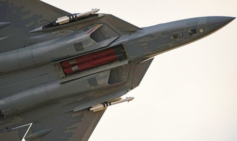 Nga tung ti&#234;m k&#237;ch t&#224;ng h&#236;nh thế hệ 5 &#39;&#225;p chế ph&#242;ng kh&#244;ng&#39; NATO