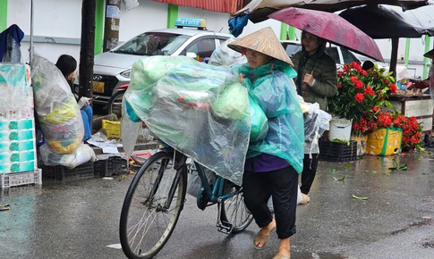 Miền Bắc mưa rải r&#225;c, b&#227;o số 14 vẫn đang quần thảo tr&#234;n Biển Đ&#244;ng