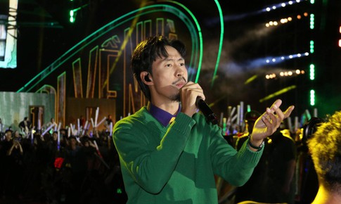 Đen V&#226;u, Trọng Tấn b&#249;ng nổ trong Concert &#39;Quảng Ninh - Đất mỏ anh h&#249;ng&#39;