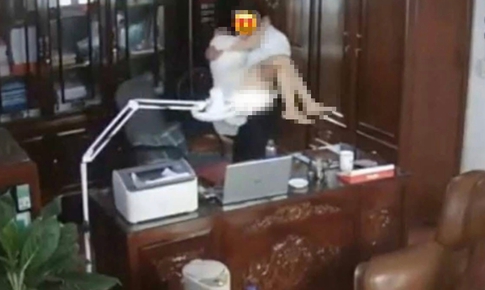 Vụ clip người đ&#224;n &#244;ng &#39;th&#226;n mật&#39; với nhiều phụ nữ: Người ph&#225;t t&#225;n c&#243; thể lĩnh tới 15 năm t&#249;