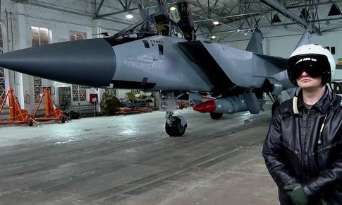 Khoảnh khắc ti&#234;m k&#237;ch Nga ph&#243;ng loạt &#39;dao găm&#39; Kinzhal v&#224;o căn cứ kh&#244;ng qu&#226;n Ukraine