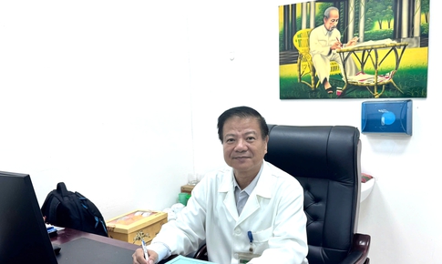 Ph&#243; Chủ tịch Tổng hội Y học Việt Nam: &#39;Nghề y l&#224; nghiệp hi sinh, nhưng hi sinh kh&#244;ng c&#243; nghĩa l&#224; bỏ mặc&#39;