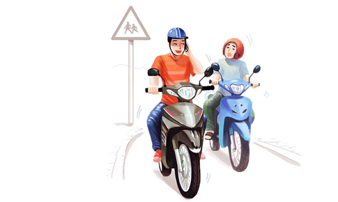 D&#249;ng điện thoại khi tham gia giao th&#244;ng sẽ bị phạt bao nhi&#234;u tiền?