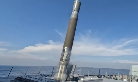 Si&#234;u t&#234;n lửa Zircon &#39;bất khả đ&#225;nh chặn&#39; của Nga khai hỏa ở Ukraine