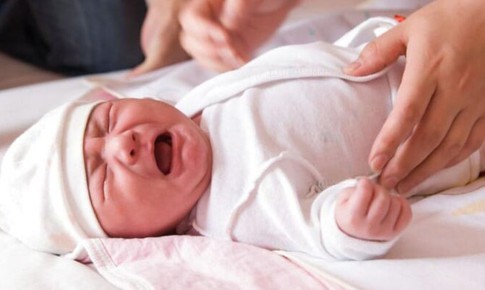 C&#225;ch chăm s&#243;c trẻ sinh non